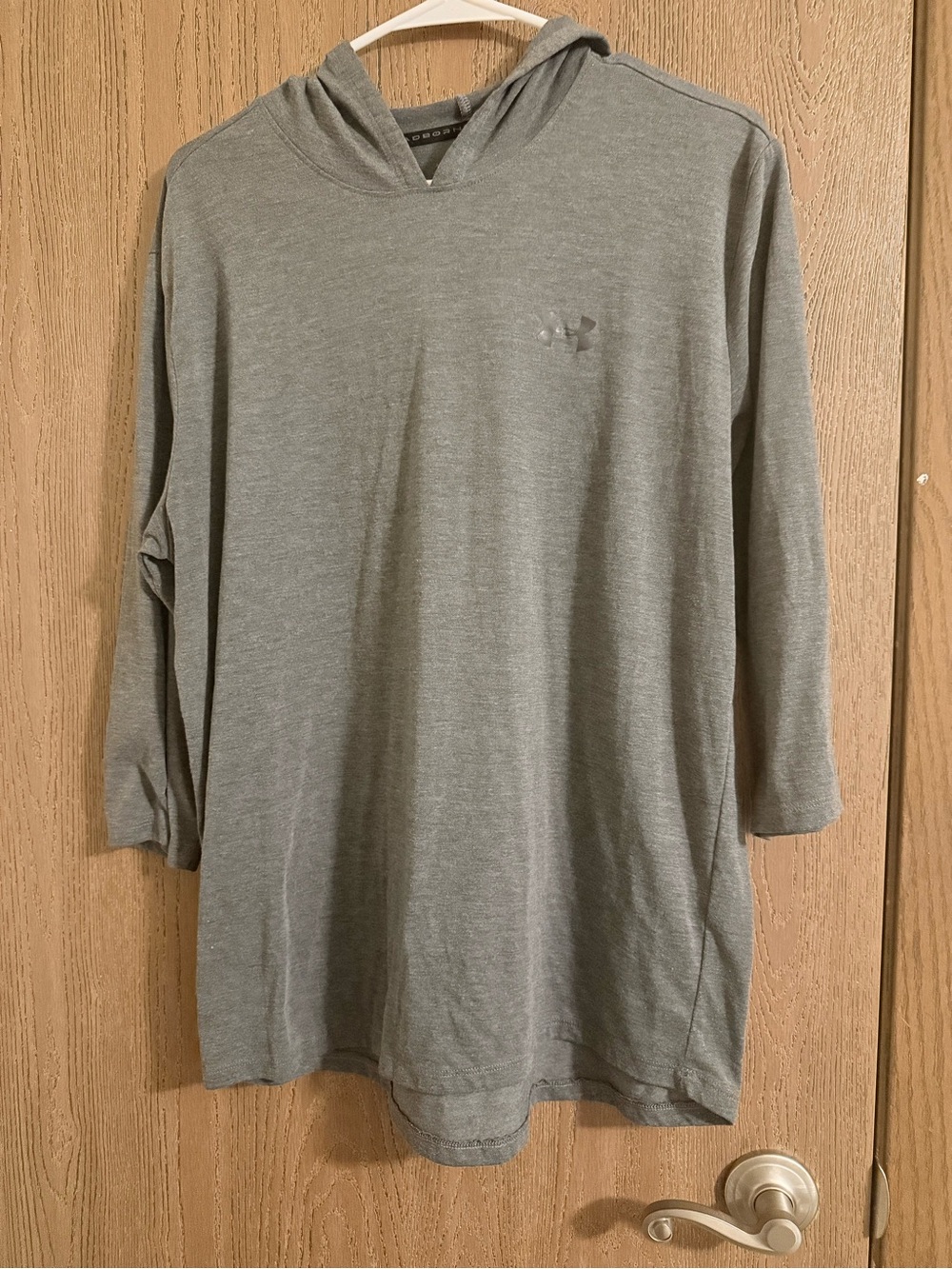 Under Armour Men’s Gray Lightweight Hoodie Long Sleeve Shirt